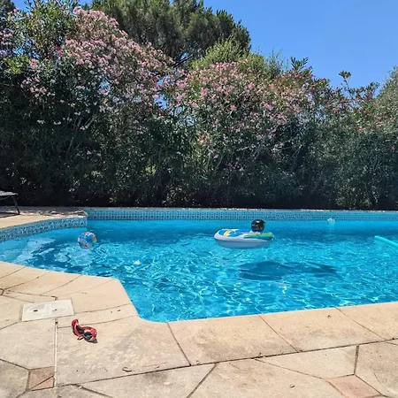Accueillante Avec Piscine A 빌라 라크루아발메르